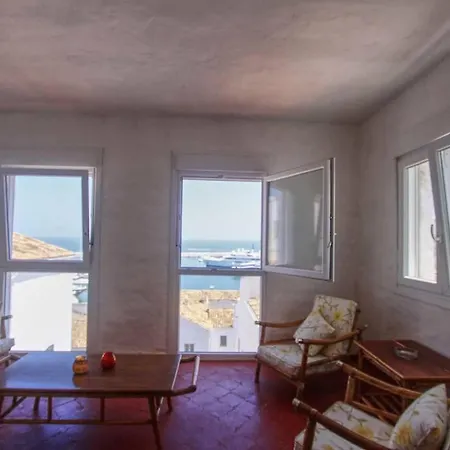 1079 - Frontline Puerto Banus Apartment *